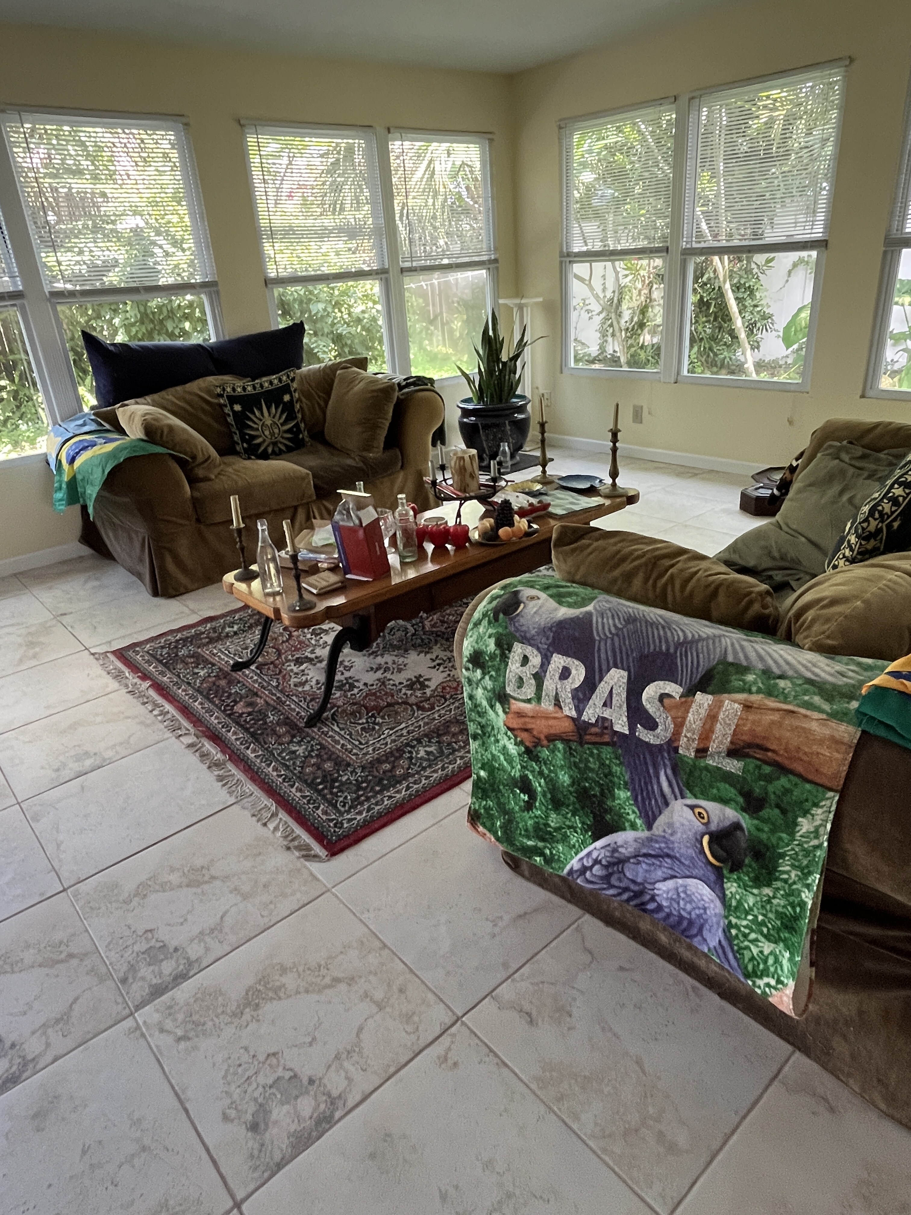 20240730-044347226-b204-49ed329c38cb_Living Room 2.jpg